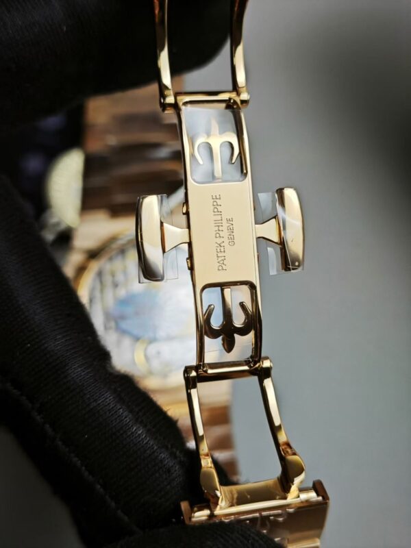 Patek Philippe Nautilus 5712/1R-001 Moon Phase Power Reserve Watch