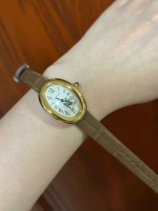 Cartier Baignoire (Bathtub) Collection of Women's Quartz Watches