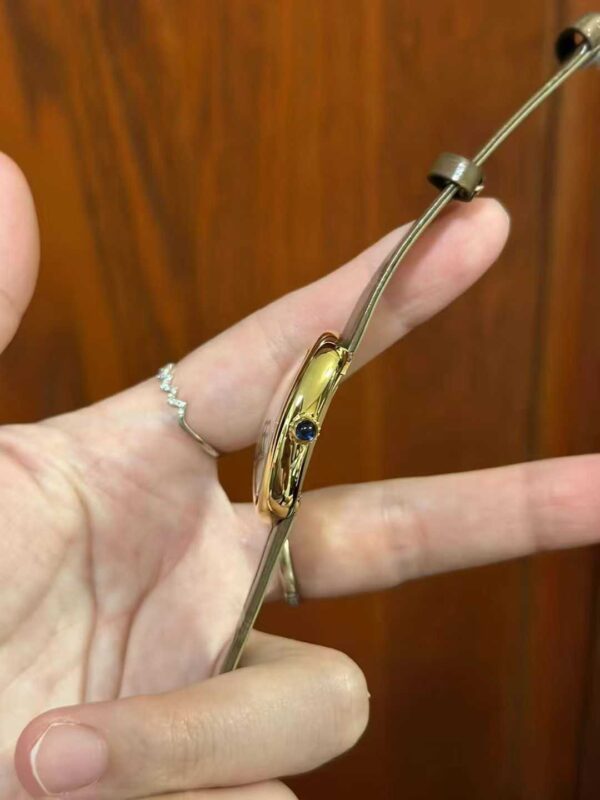 Cartier Baignoire (Bathtub) Collection of Women's Quartz Watches