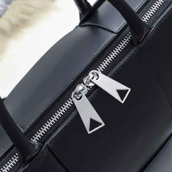 Bottega Veneta Arco series men's briefcase (black calfskin leather)