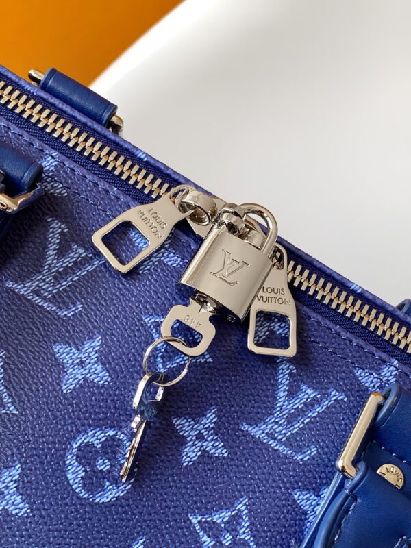 Louis Vuitton Keepall Bandoulière travel bag (limited edition with blue monogram graffiti)