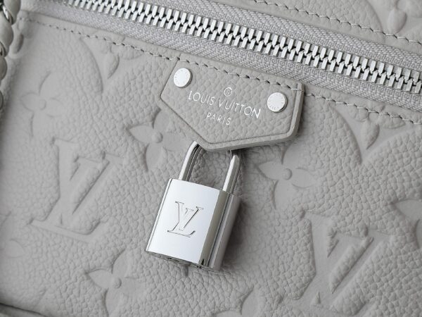 Louis Vuitton Vanity series cosmetic bag (white embossed calfskin)