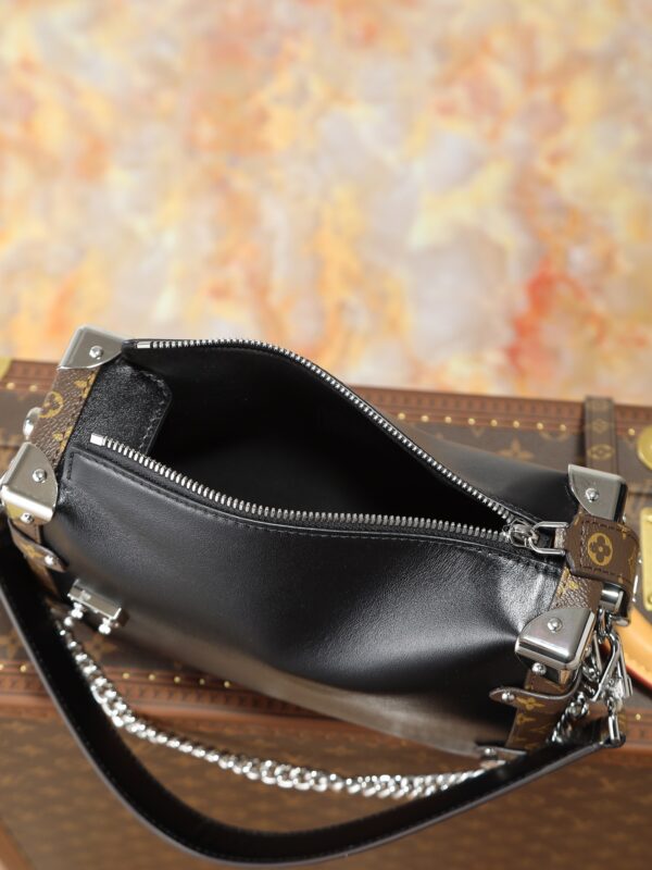 Louis Vuitton Side Trunk series soft box bag (black with monogram pattern)