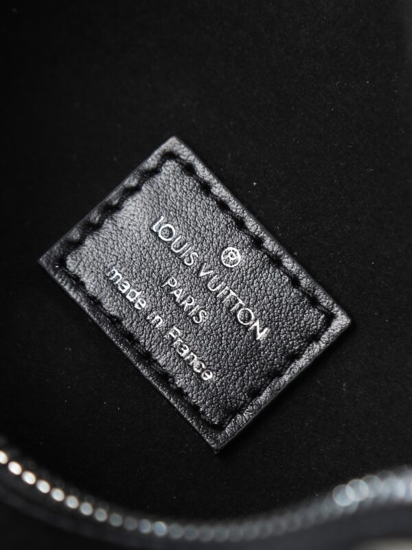 Louis Vuitton Side Trunk series soft box bag (black with monogram pattern)